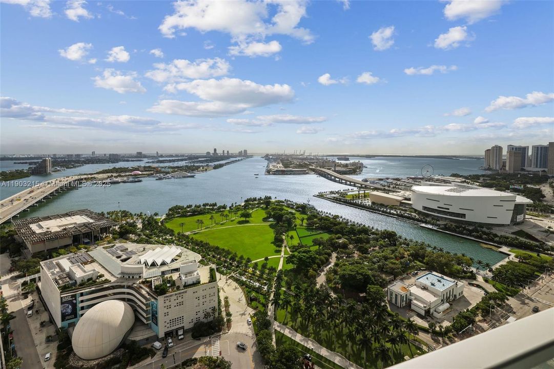 待售: $925,000 (2 贝兹, 2 浴室, 1498 平方英尺)