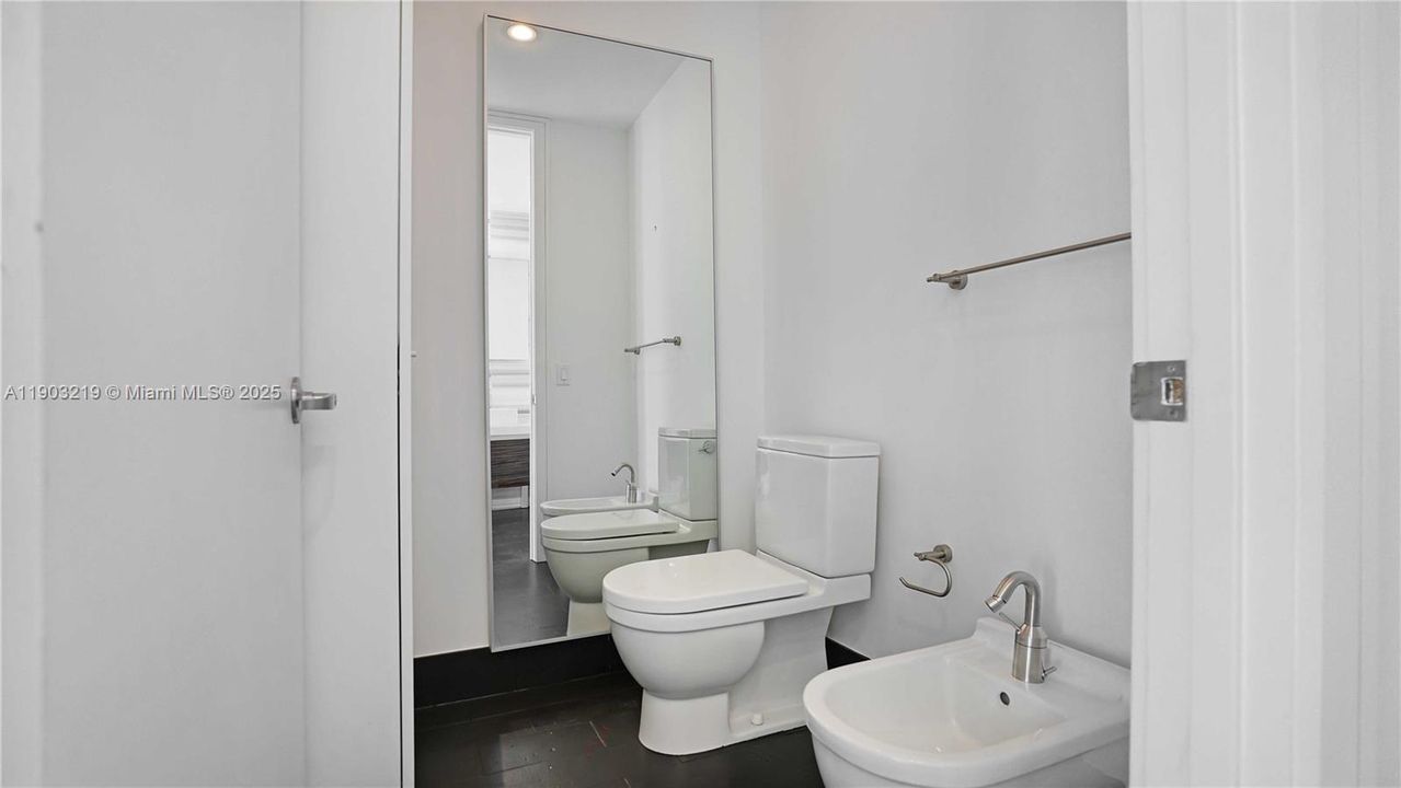 Recently Rented: $6,850 (2 beds, 2 baths, 1557 Square Feet)