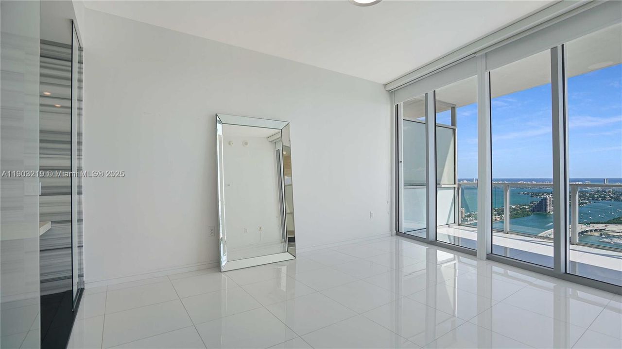 Recently Rented: $6,850 (2 beds, 2 baths, 1557 Square Feet)