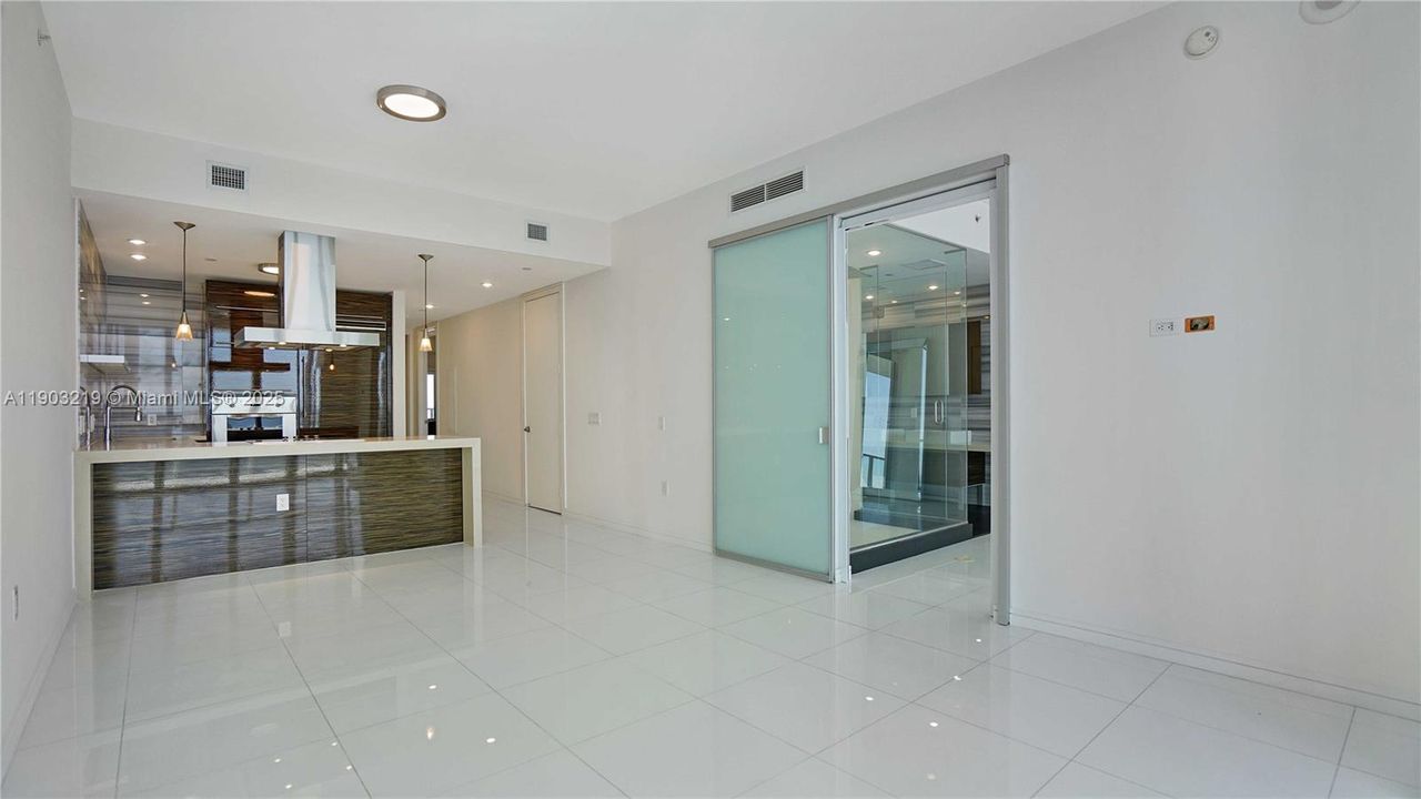 Recently Rented: $6,850 (2 beds, 2 baths, 1557 Square Feet)