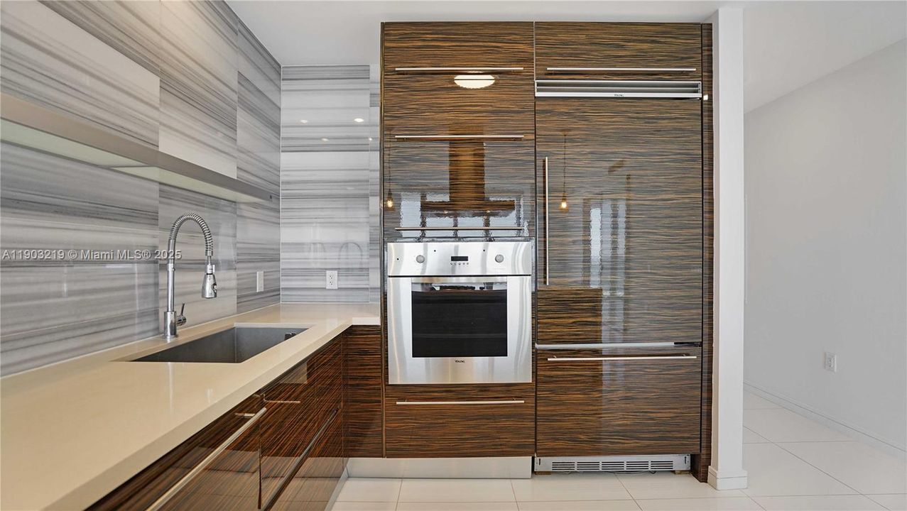 Recently Rented: $6,850 (2 beds, 2 baths, 1557 Square Feet)