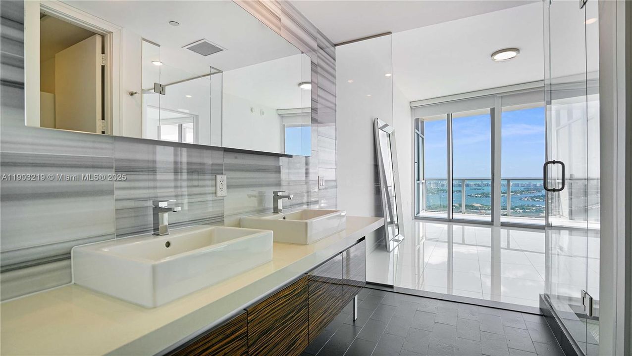 Recently Rented: $6,850 (2 beds, 2 baths, 1557 Square Feet)