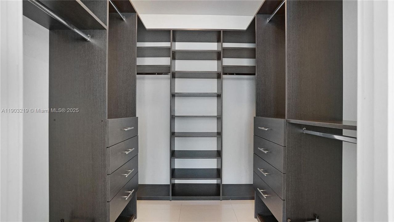 Recently Rented: $6,850 (2 beds, 2 baths, 1557 Square Feet)