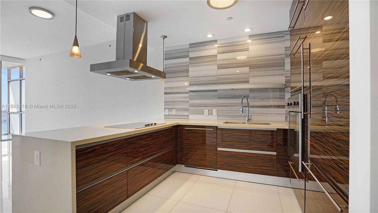 Recently Rented: $6,850 (2 beds, 2 baths, 1557 Square Feet)