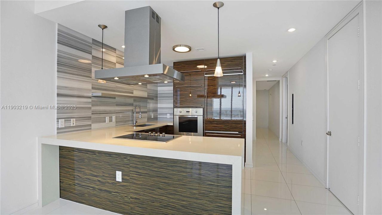 Recently Rented: $6,850 (2 beds, 2 baths, 1557 Square Feet)