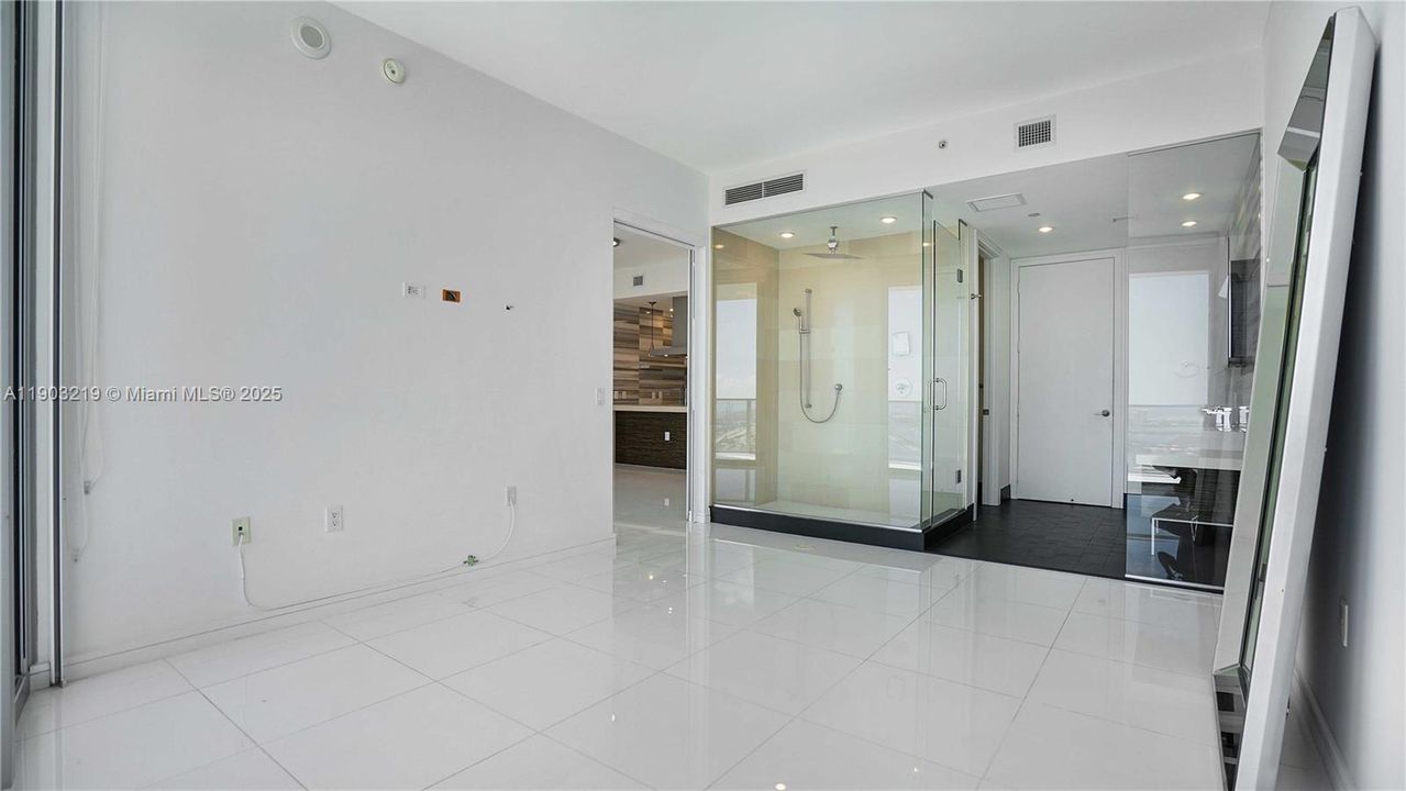 Recently Rented: $6,850 (2 beds, 2 baths, 1557 Square Feet)