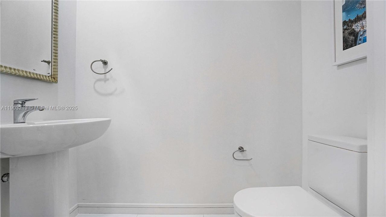 Recently Rented: $6,850 (2 beds, 2 baths, 1557 Square Feet)