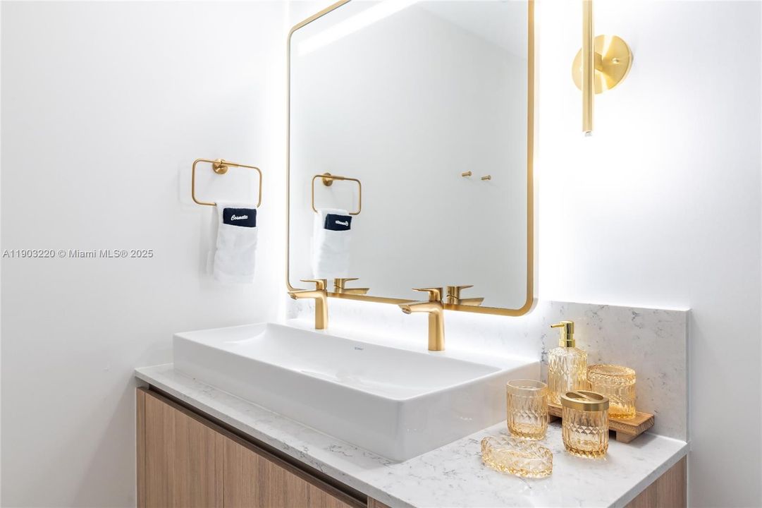 For Sale: $1,500,000 (3 beds, 3 baths, 1246 Square Feet)