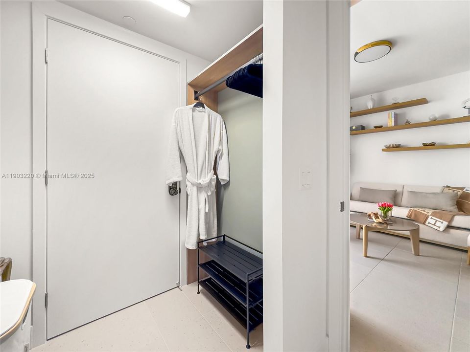 For Sale: $1,500,000 (3 beds, 3 baths, 1246 Square Feet)