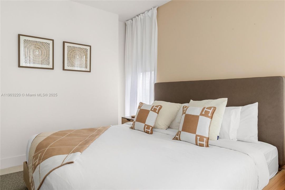 For Sale: $1,500,000 (3 beds, 3 baths, 1246 Square Feet)