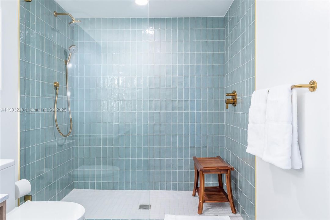 For Sale: $1,500,000 (3 beds, 3 baths, 1246 Square Feet)