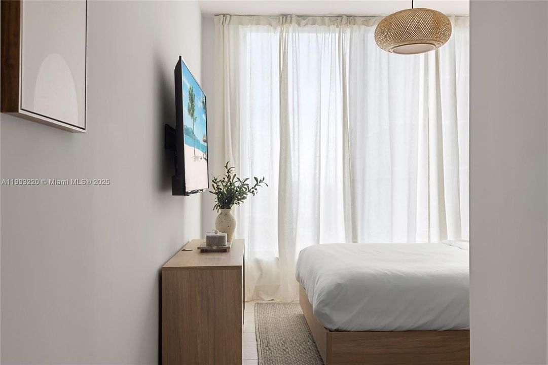 For Sale: $1,500,000 (3 beds, 3 baths, 1246 Square Feet)