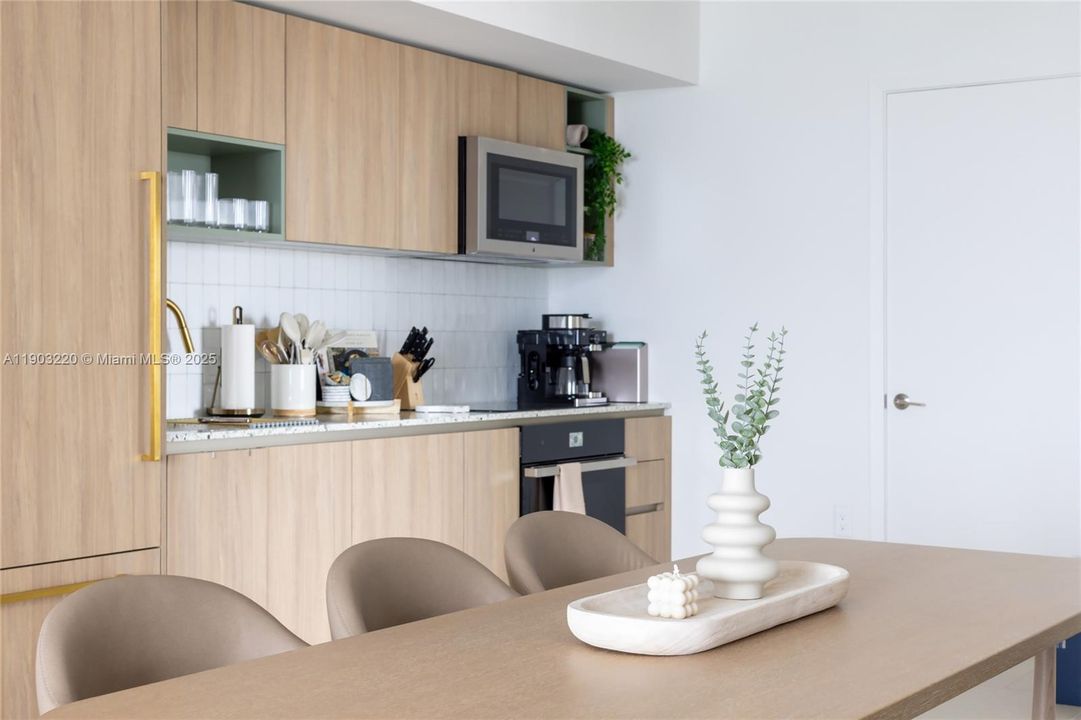 For Sale: $1,500,000 (3 beds, 3 baths, 1246 Square Feet)