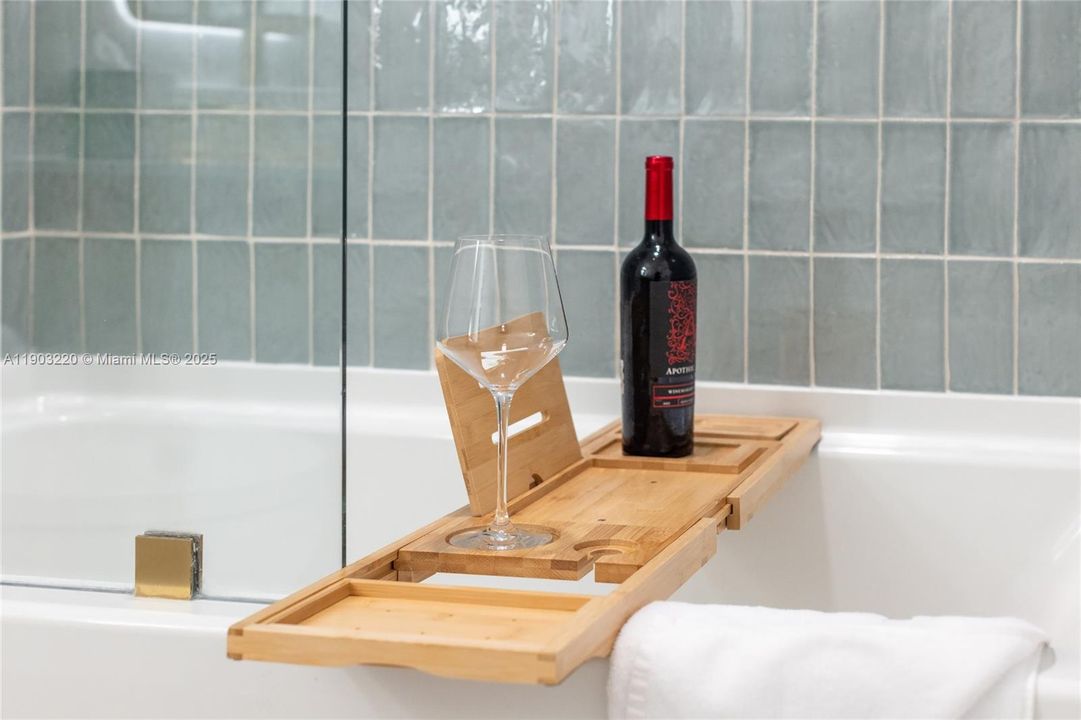 For Sale: $1,500,000 (3 beds, 3 baths, 1246 Square Feet)