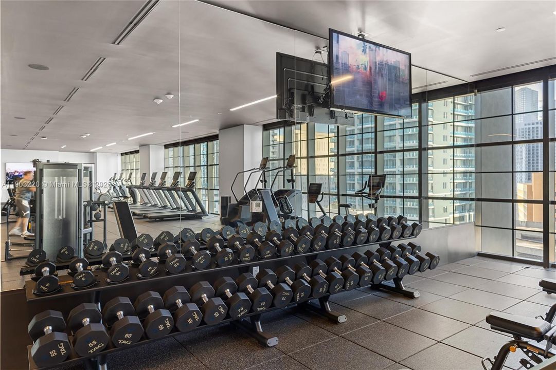 For Sale: $1,500,000 (3 beds, 3 baths, 1246 Square Feet)