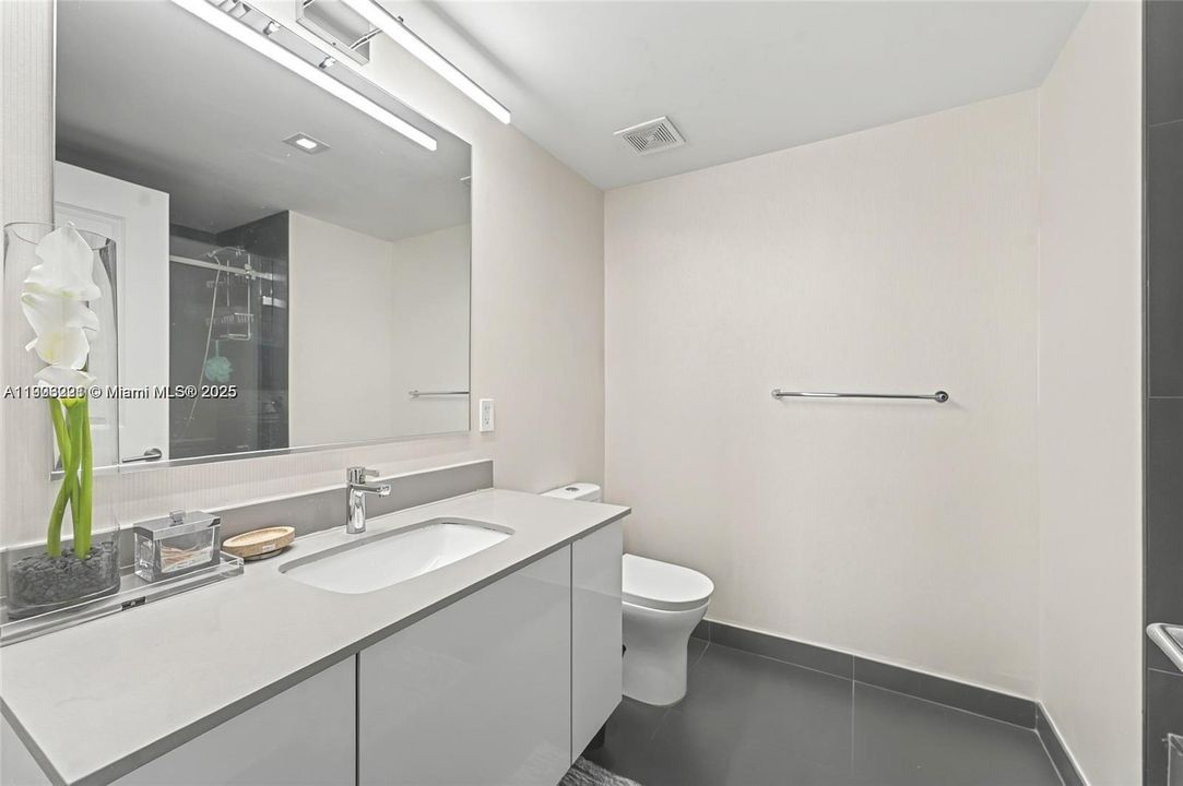 Recently Rented: $2,850 (1 beds, 1 baths, 865 Square Feet)