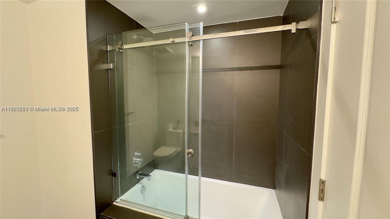 Recently Rented: $2,850 (1 beds, 1 baths, 865 Square Feet)