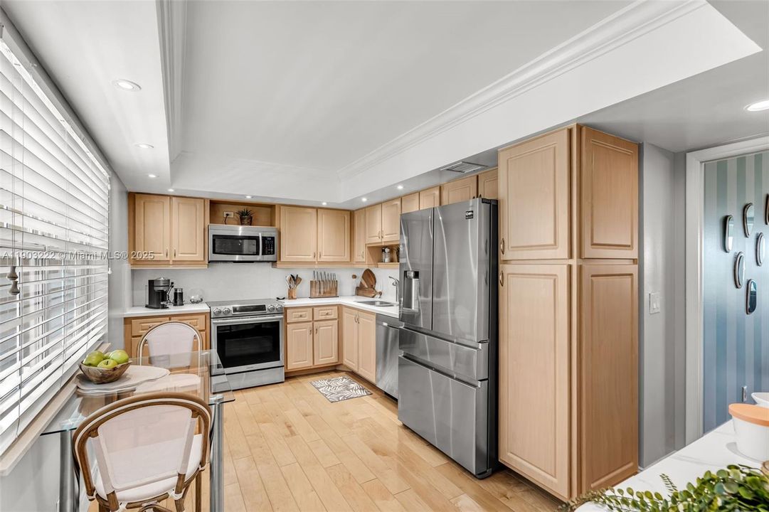 For Rent: $2,900 (2 beds, 2 baths, 1620 Square Feet)