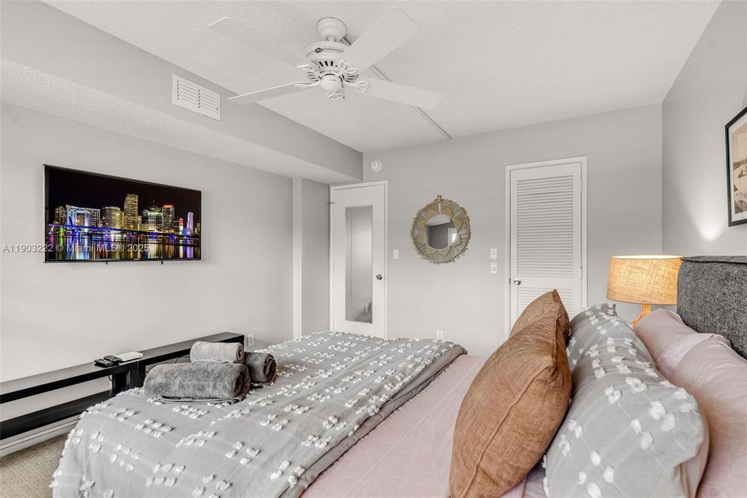 For Rent: $2,900 (2 beds, 2 baths, 1620 Square Feet)