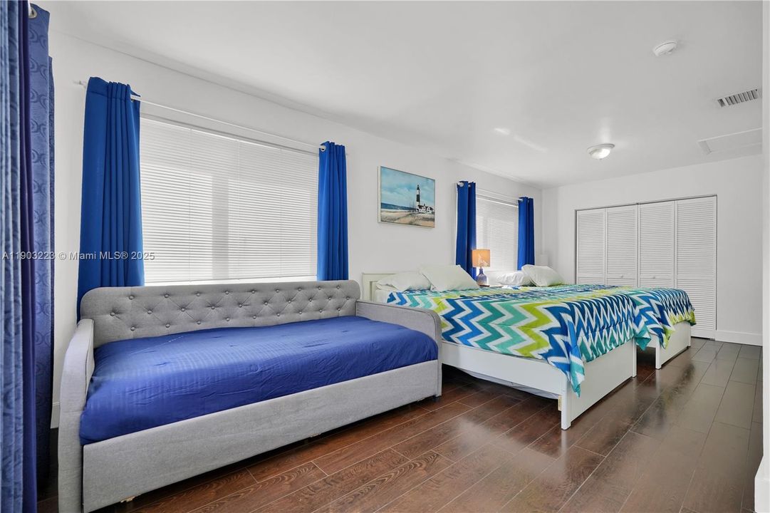 For Sale: $1,190,000 (0 beds, 0 baths, 1822 Square Feet)