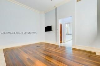 待售: $645,000 (1 贝兹, 2 浴室, 1117 平方英尺)