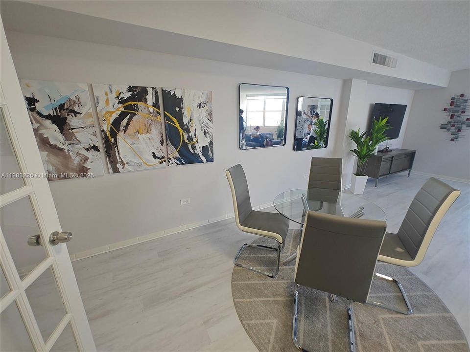 For Rent: $3,500 (2 beds, 2 baths, 990 Square Feet)