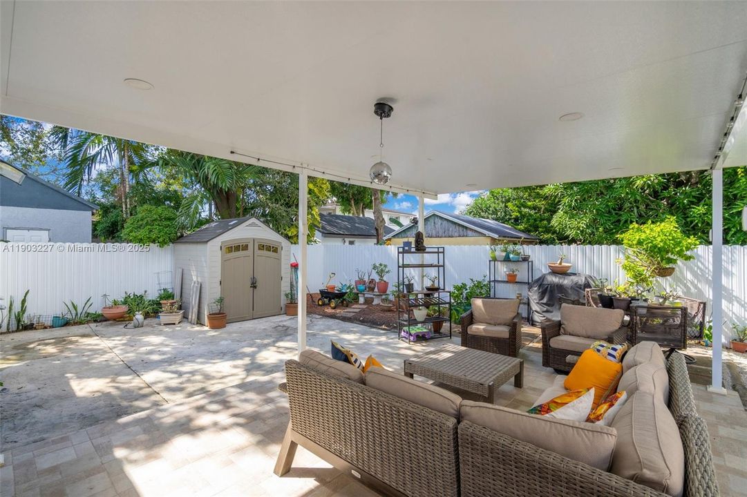 For Sale: $680,000 (3 beds, 2 baths, 1500 Square Feet)