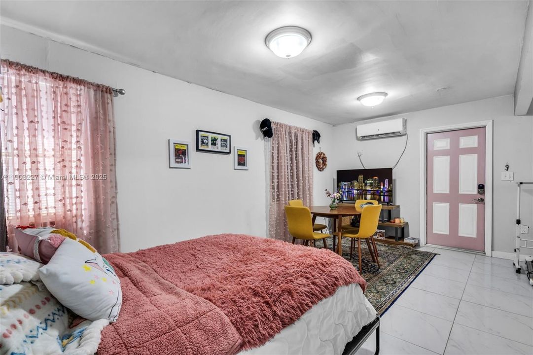 For Sale: $680,000 (3 beds, 2 baths, 1500 Square Feet)