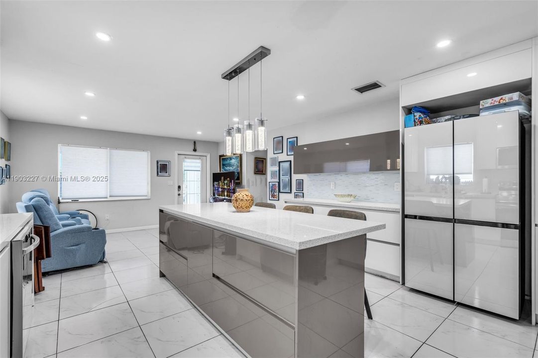 For Sale: $680,000 (3 beds, 2 baths, 1500 Square Feet)