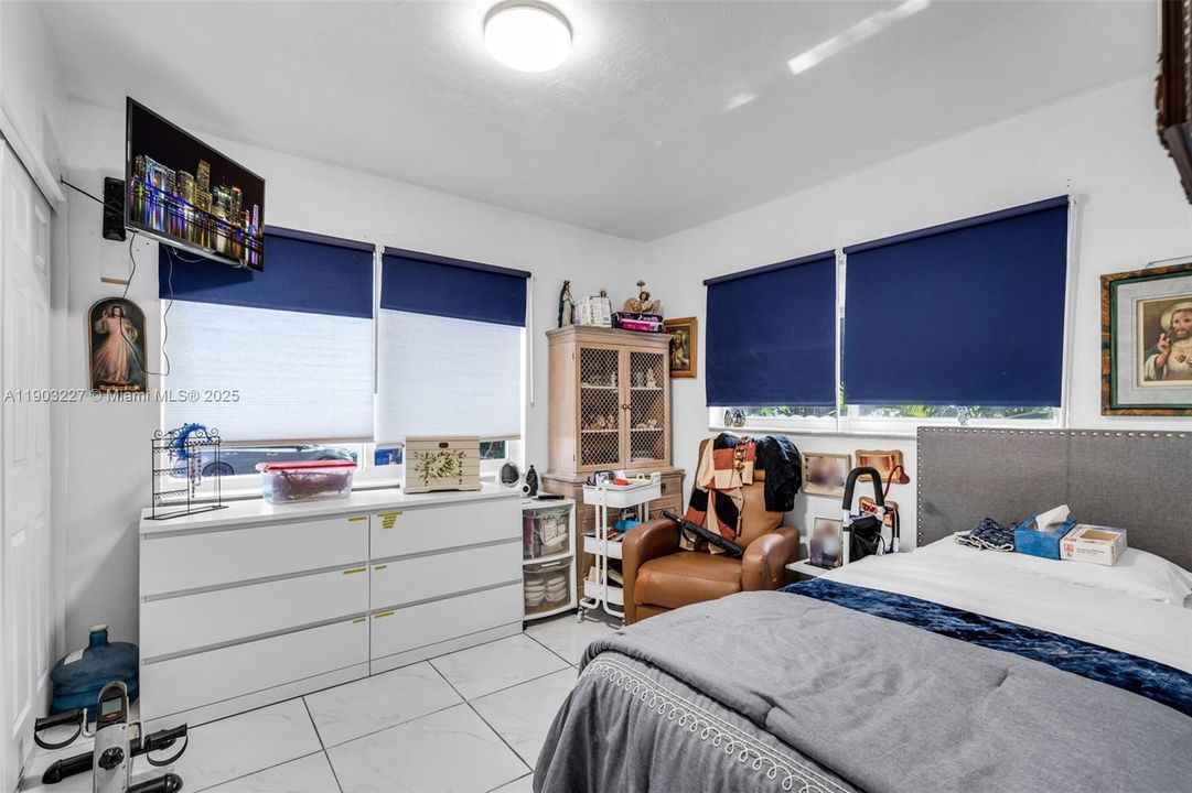 For Sale: $680,000 (3 beds, 2 baths, 1500 Square Feet)