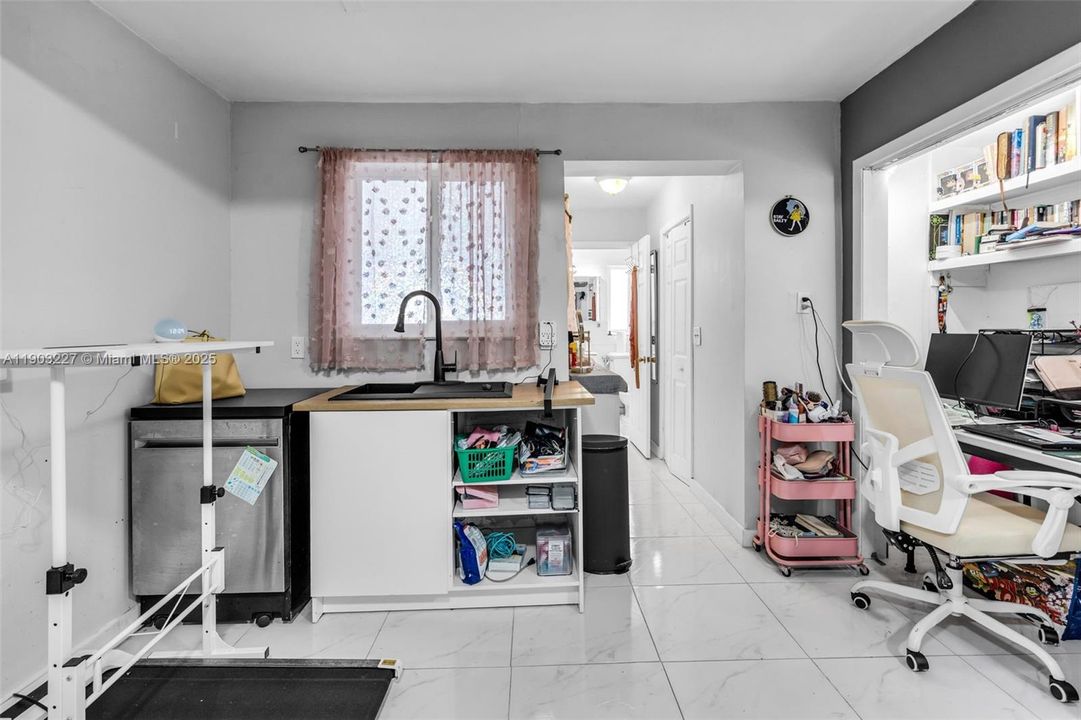 For Sale: $680,000 (3 beds, 2 baths, 1500 Square Feet)