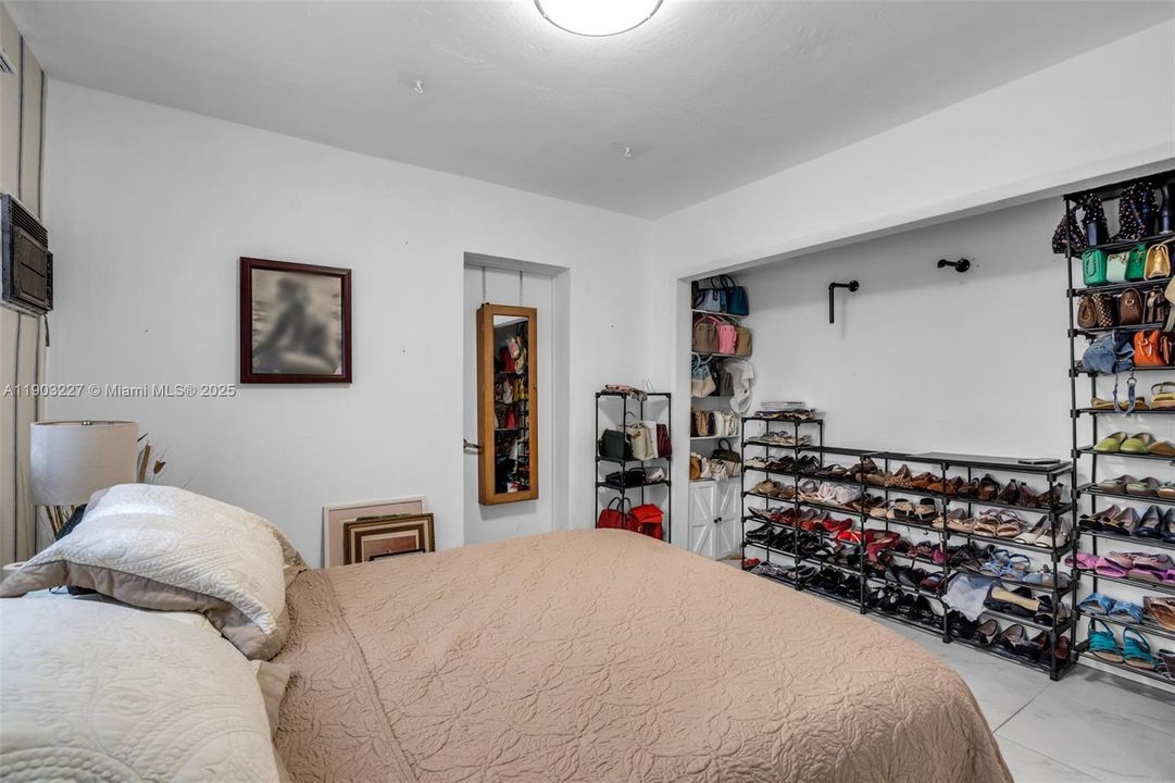 For Sale: $680,000 (3 beds, 2 baths, 1500 Square Feet)