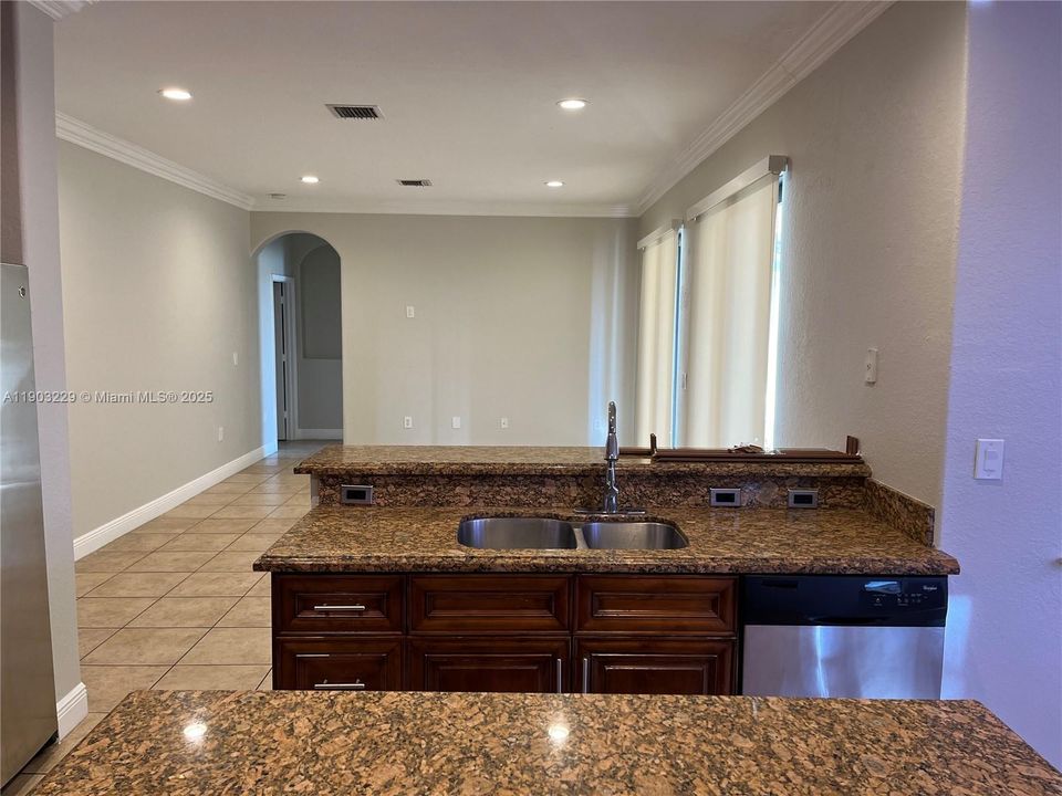 For Sale: $1,050,000 (5 beds, 4 baths, 3210 Square Feet)