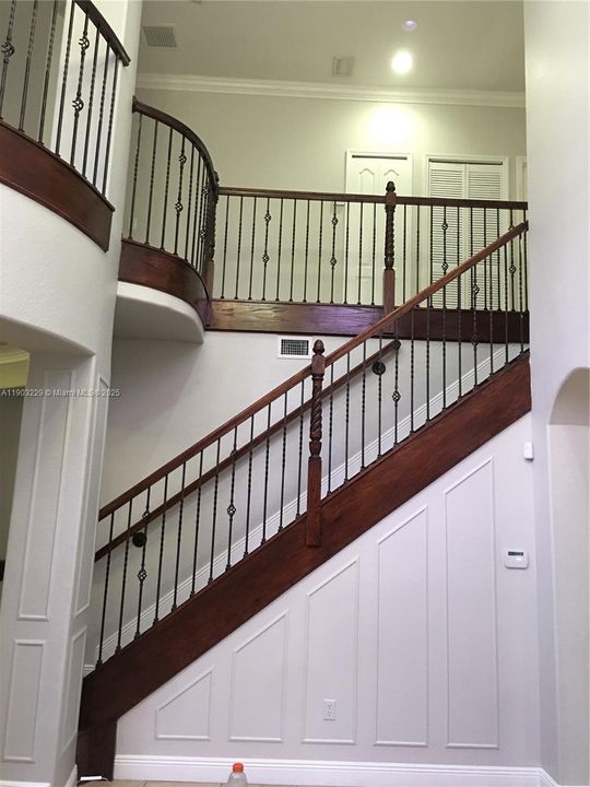 For Sale: $1,050,000 (5 beds, 4 baths, 3210 Square Feet)