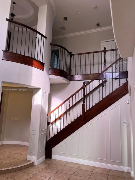 For Sale: $1,050,000 (5 beds, 4 baths, 3210 Square Feet)