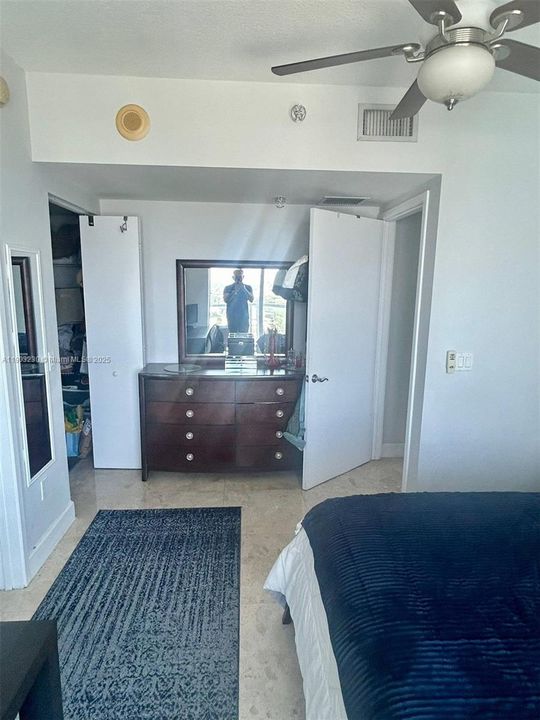 For Sale: $599,999 (2 beds, 2 baths, 1212 Square Feet)