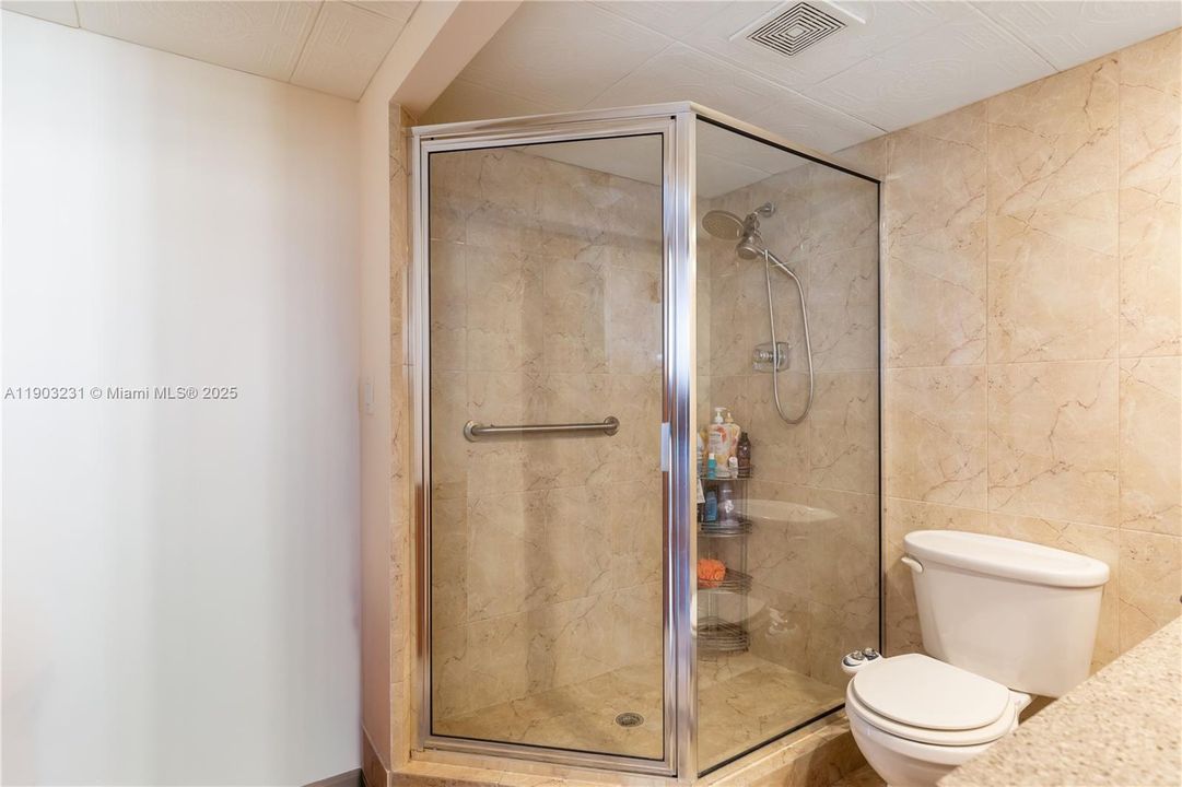 出租: $2,900 (2 贝兹, 2 浴室, 1070 平方英尺)