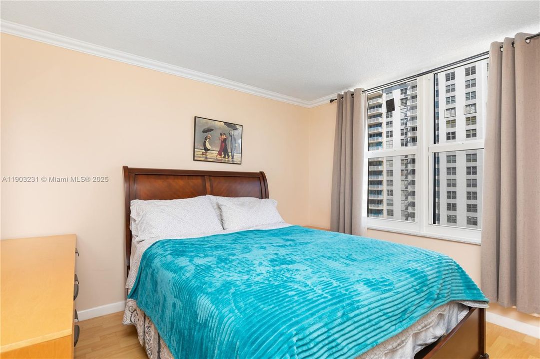 出租: $2,900 (2 贝兹, 2 浴室, 1070 平方英尺)