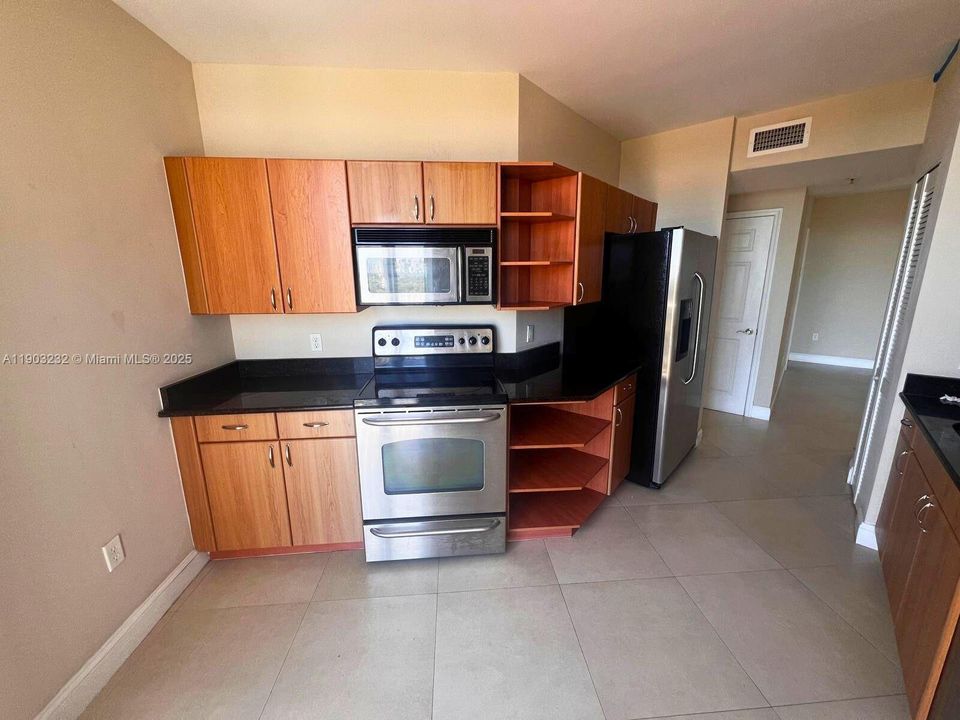 For Rent: $3,200 (2 beds, 2 baths, 1296 Square Feet)
