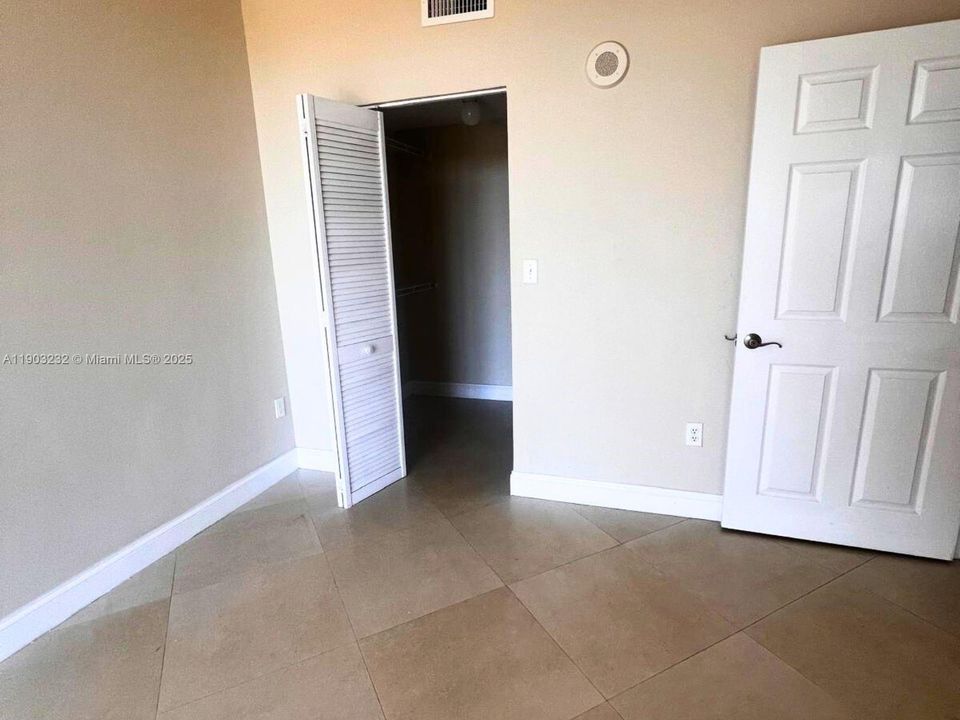 For Rent: $3,200 (2 beds, 2 baths, 1296 Square Feet)