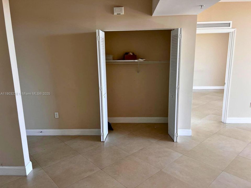 For Rent: $3,200 (2 beds, 2 baths, 1296 Square Feet)
