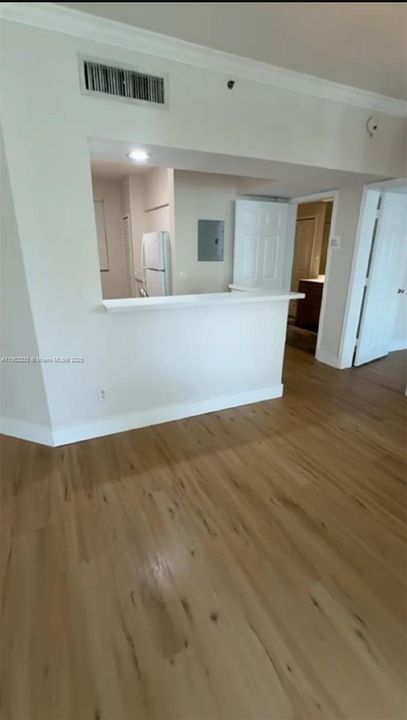 最近租的: $2,400 (1 贝兹, 1 浴室, 893 平方英尺)