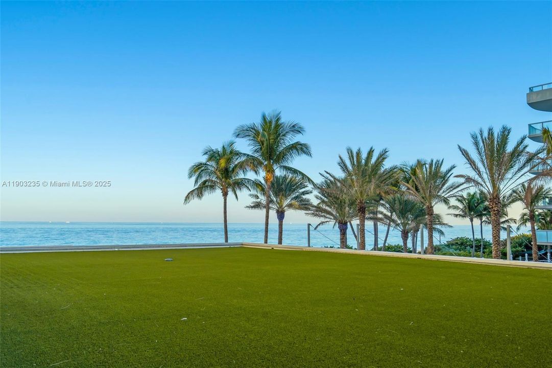 Active With Contract: $369,000 (1 beds, 1 baths, 662 Square Feet)