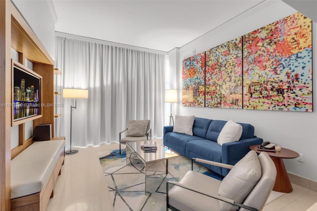 Active With Contract: $369,000 (1 beds, 1 baths, 662 Square Feet)