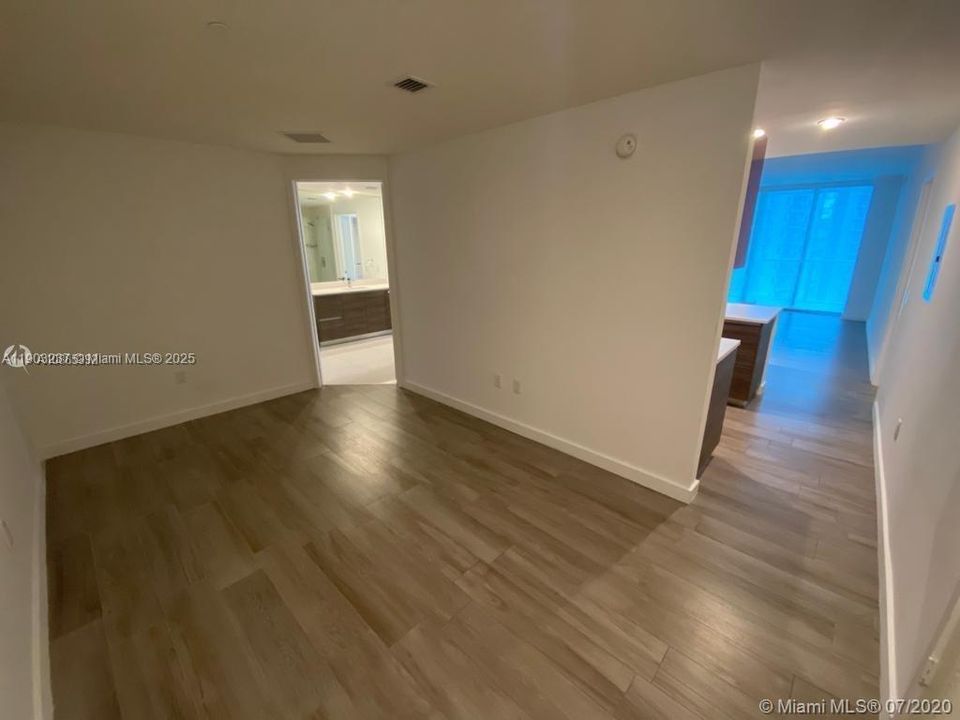 For Sale: $849,000 (2 beds, 2 baths, 1195 Square Feet)