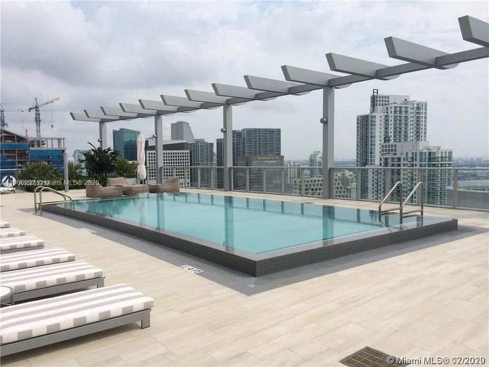 For Sale: $849,000 (2 beds, 2 baths, 1195 Square Feet)