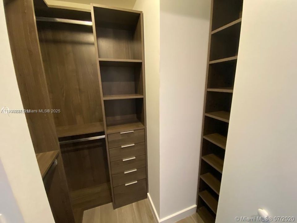 For Sale: $849,000 (2 beds, 2 baths, 1195 Square Feet)