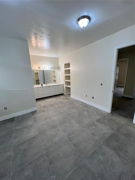 For Rent: $4,300 (5 beds, 63 baths, 4810 Square Feet)