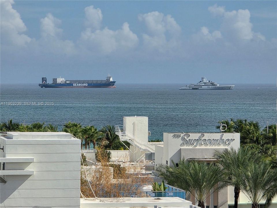 For Sale: $305,000 (1 beds, 1 baths, 614 Square Feet)