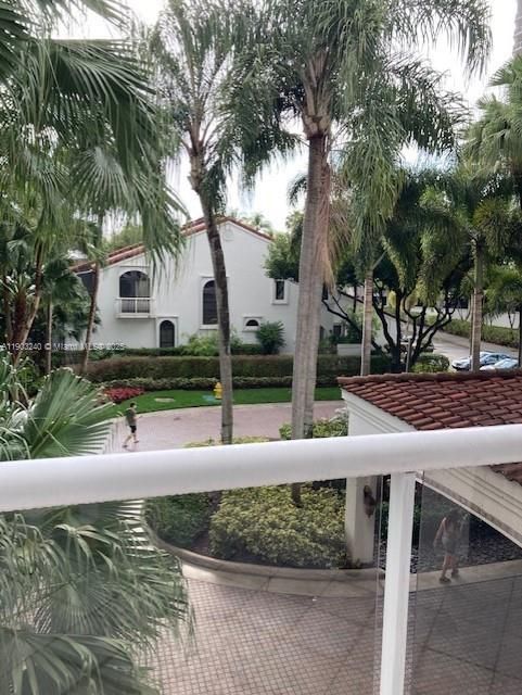 合同活跃: $2,750 (2 贝兹, 2 浴室, 1187 平方英尺)